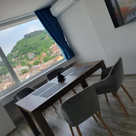 Διαμέρισμα Balkan Tower Deluxe безплатно паркомясто Γκάμπροβο